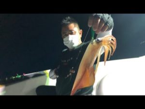 夜イカ釣りにみんなでいったよ！