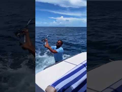 １時間１０万円のレンタル船で釣りしまくり②！inモルディブ【お金持ちの付き人】【TikTok】