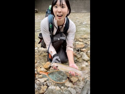 【渓流釣り】ヌシを釣っちゃった女　 #Shorts