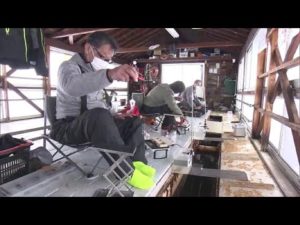「40～50年で初めて」桧原湖の氷上ワカサギ釣り、最盛期のはずが…結氷遅く一部で解禁できず　福島