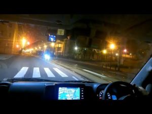 カミナリ族囲まれる！？私は夜釣りから帰るだけです！！カラスマスク２羽〇亡